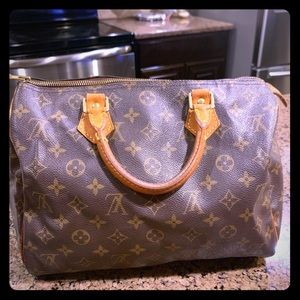 Authentic Louis Vuitton Purse.
